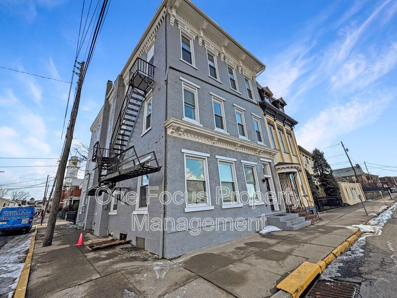 Large Spacious 2BR/1BA! Cat Friendly! property image