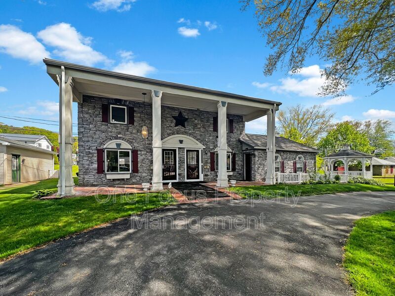 2734 Dove Street property image