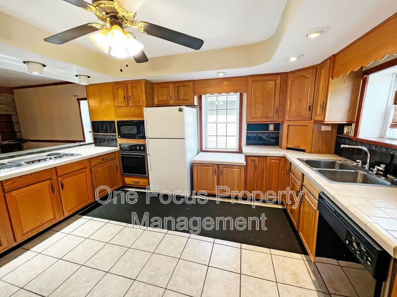 2734 Dove Street property image