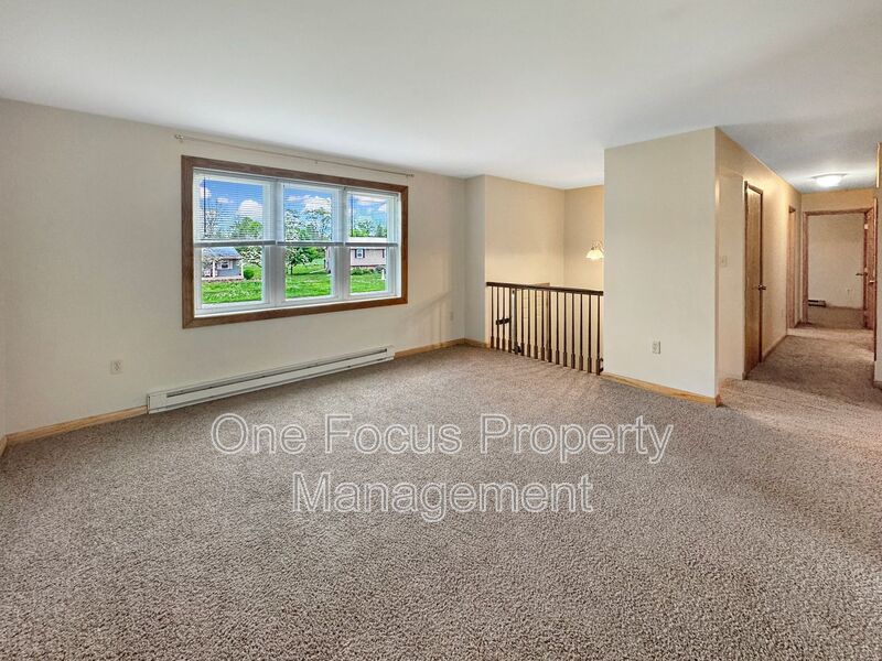 Massive 4BR/3BA Single Family Home - Up to 2 pet welcome! property image