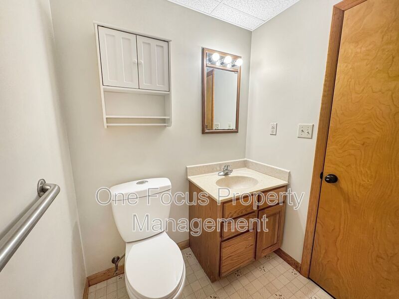 Massive 4BR/3BA Single Family Home - Up to 2 pet welcome! property image