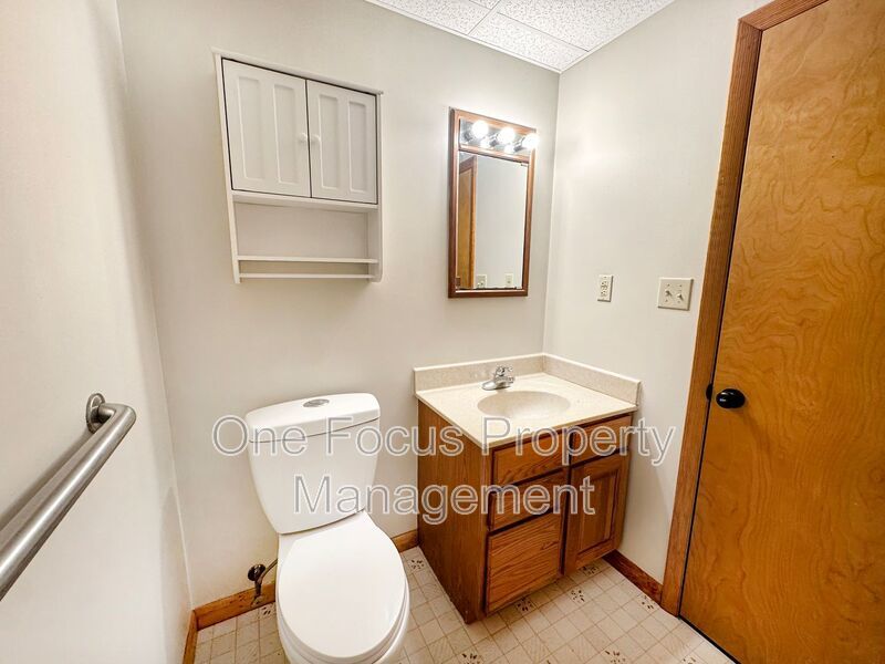 Massive 4BR/3BA Single Family Home - Up to 2 pet welcome! property image