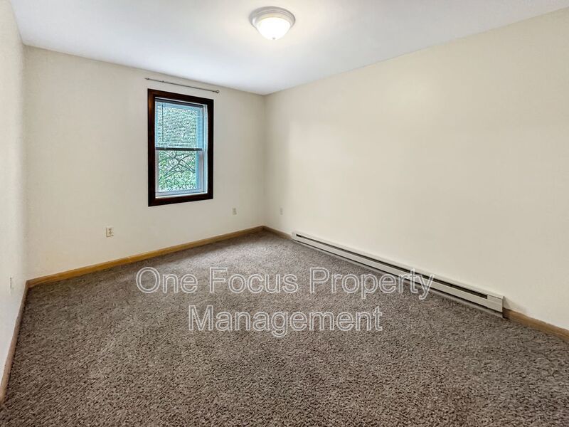 Massive 4BR/3BA Single Family Home - Up to 2 pet welcome! property image