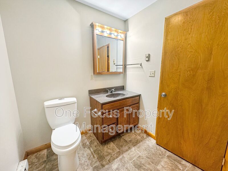 Massive 4BR/3BA Single Family Home - Up to 2 pet welcome! property image