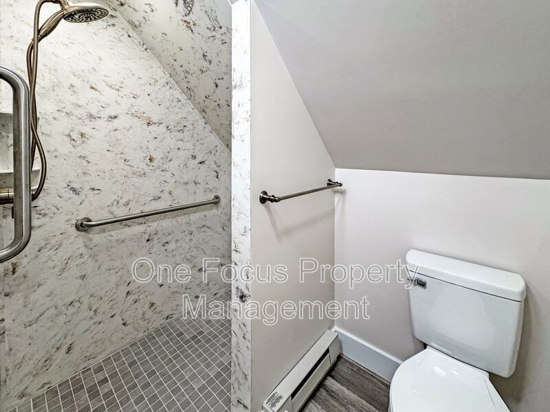 Upscale and Beautiful 1BR/1BA - 1 pet welcome up to 25lbs. property image