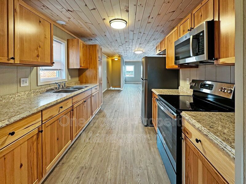 Stunning 3BR/1BA Second Floor - up to 2 pets under 25lbs. welcome! property image
