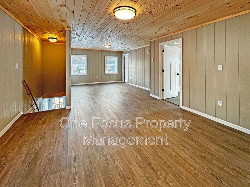 Stunning 3BR/1BA Second Floor - up to 2 pets under 25lbs. welcome! property image