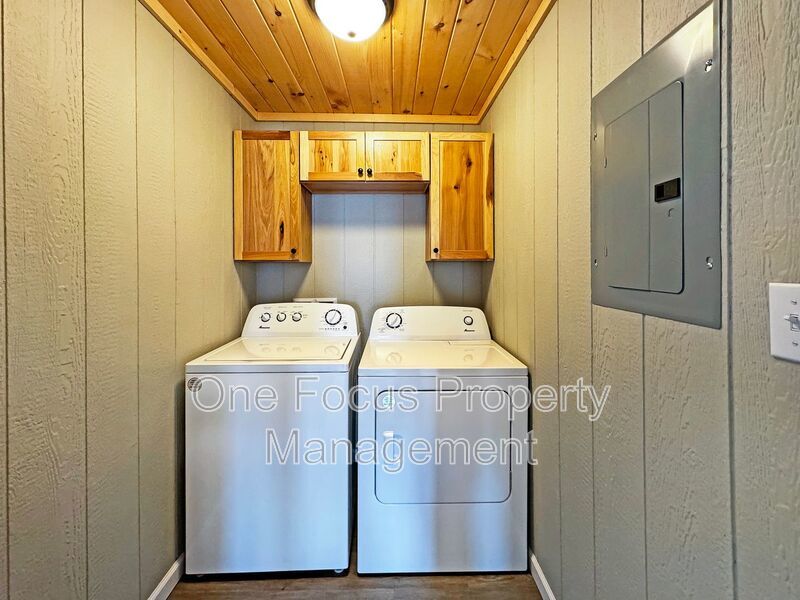 Stunning 3BR/1BA Second Floor - up to 2 pets under 25lbs. welcome! property image