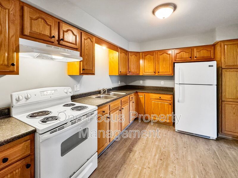 Stunning and Newly Renovated 4BR/1BA Townhouse! up to 2 pets under 45lbs. welcome! property image