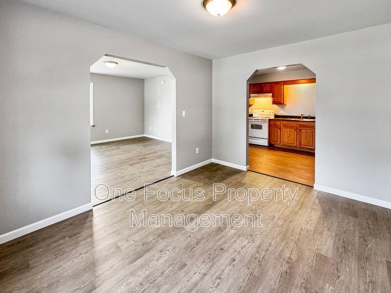 Stunning and Newly Renovated 4BR/1BA Townhouse! up to 2 pets under 45lbs. welcome! property image