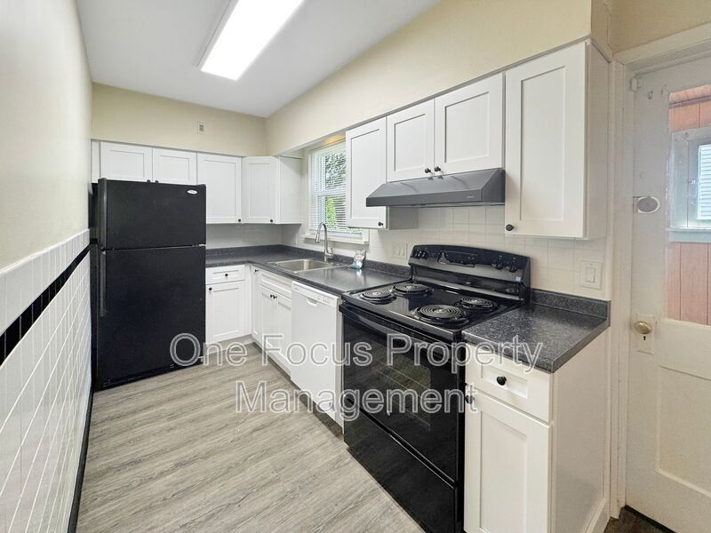 CLOSE TO UPMC WILLIAMSPORT! 3br/1.5ba - UP TO 2 PETS UNDER 35LBS WELCOME! property image