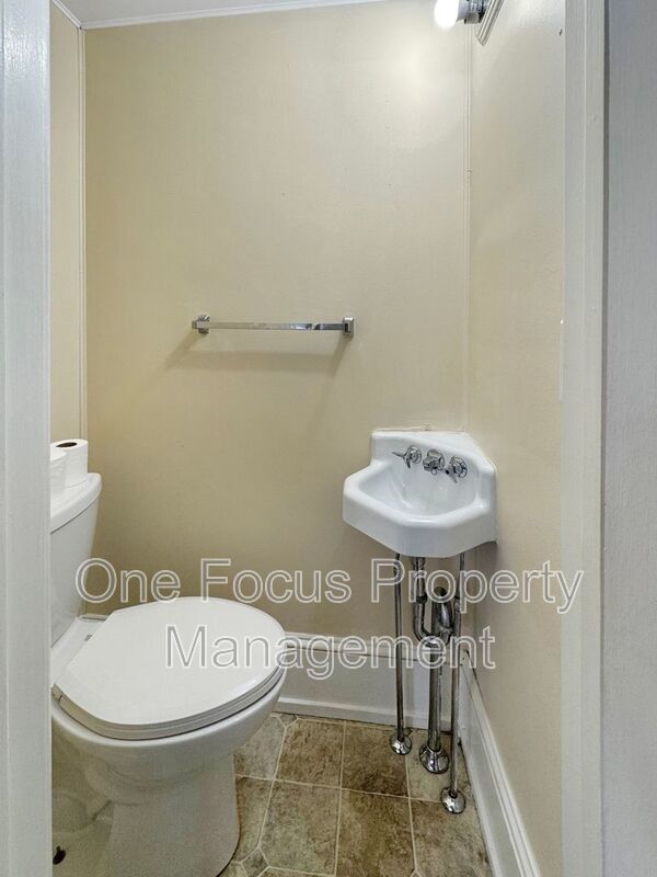 CLOSE TO UPMC WILLIAMSPORT! 3br/1.5ba - UP TO 2 PETS UNDER 35LBS WELCOME! property image