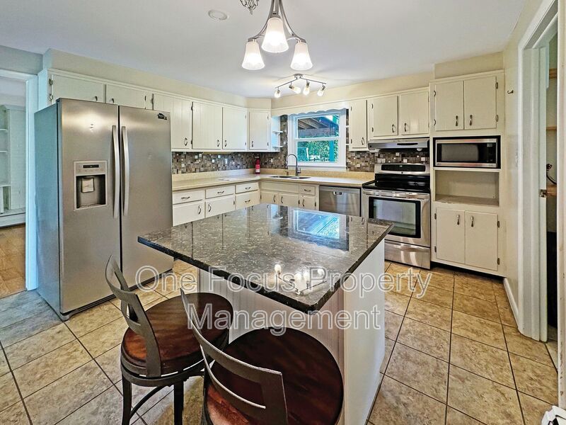 1031 Avenue D property image