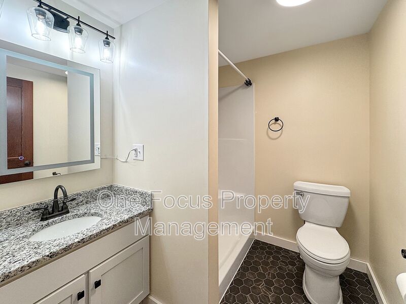 Beautifully Updated 3BR/12BA Home - UP to 2 pets welcome - No weight limit! property image