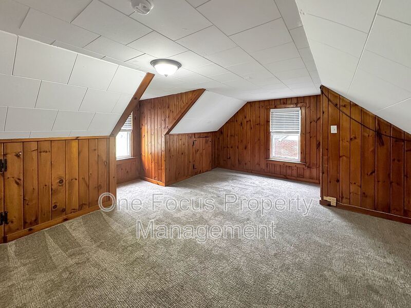 Beautifully Updated 3BR/12BA Home - UP to 2 pets welcome - No weight limit! property image