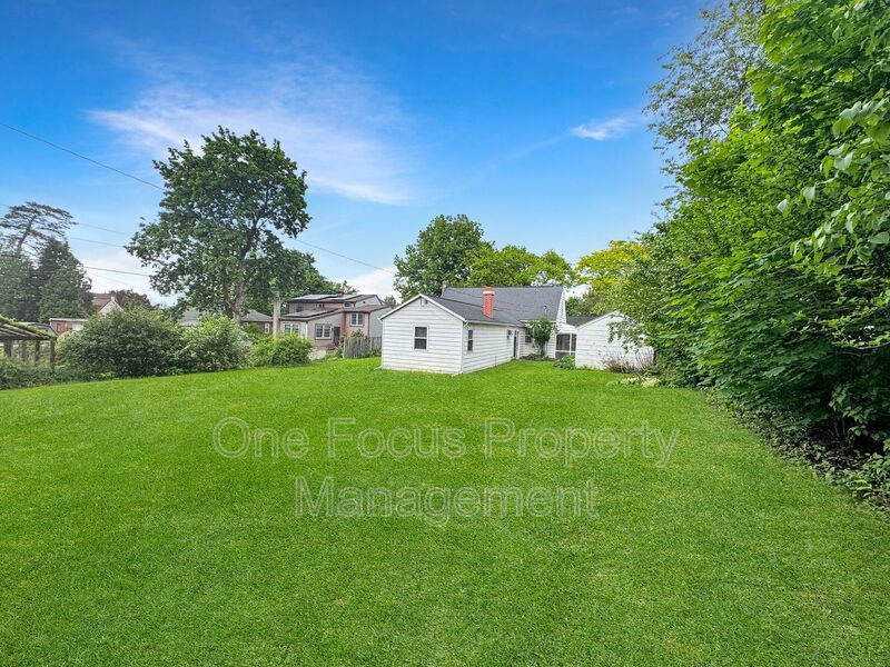 Beautifully Updated 3BR/12BA Home - UP to 2 pets welcome - No weight limit! property image