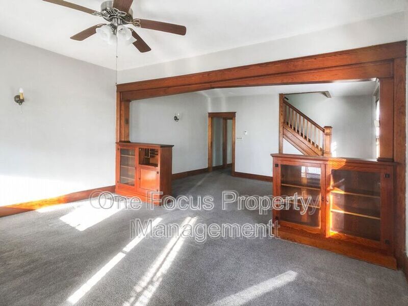 Cozy 3BR/1BA Duplex - Up to 2 pets under 40lbs welcome! property image