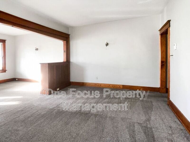 Cozy 3BR/1BA Duplex - Up to 2 pets under 40lbs welcome! property image