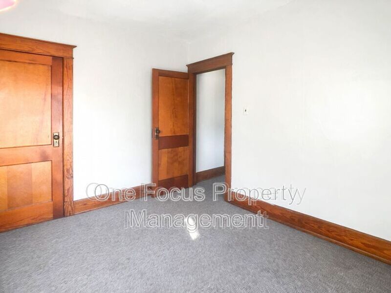 Cozy 3BR/1BA Duplex - Up to 2 pets under 40lbs welcome! property image