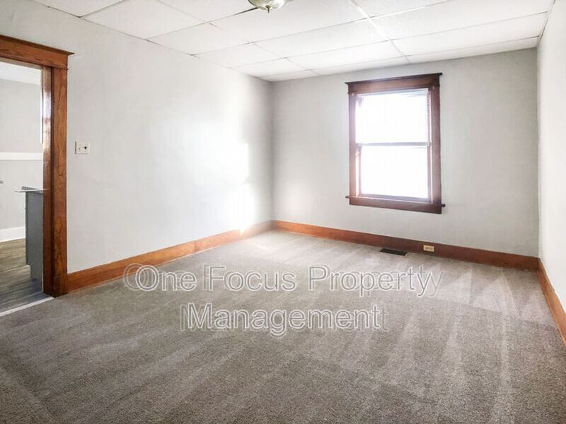 Cozy 3BR/1BA Duplex - Up to 2 pets under 40lbs welcome! property image