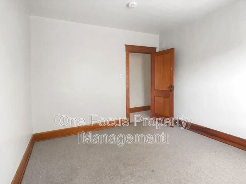 Cozy 3BR/1BA Duplex - Up to 2 pets under 40lbs welcome! property image