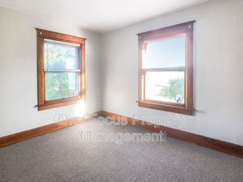 Cozy 3BR/1BA Duplex - Up to 2 pets under 40lbs welcome! property image