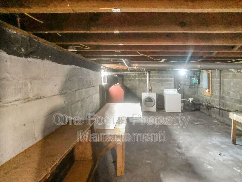Cozy 3BR/1BA Duplex - Up to 2 pets under 40lbs welcome! property image