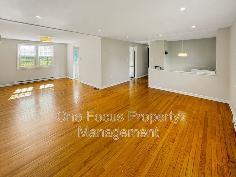Magnificent 4BR/3BA SFH - Up to 2 pets welcome: No weight restrictions property image