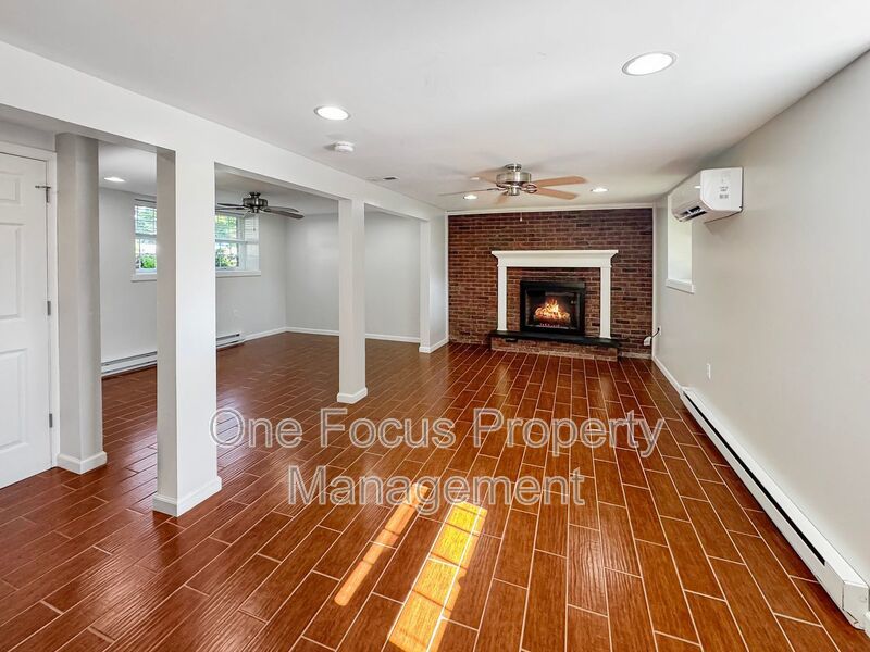 Magnificent 4BR/3BA SFH - Up to 2 pets welcome: No weight restrictions property image