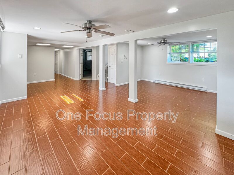 Magnificent 4BR/3BA SFH - Up to 2 pets welcome: No weight restrictions property image