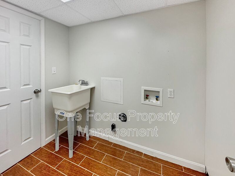 Magnificent 4BR/3BA SFH - Up to 2 pets welcome: No weight restrictions property image