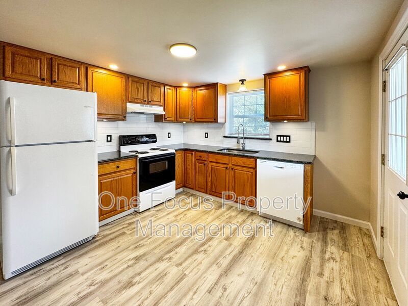 Modern and Cozy 2BR/1.5BA - Up to 2 pets under 40lbs. welcome! property image