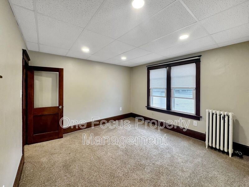 Cozy and Bright 2BR/1BA - 1 cat welcome! property image
