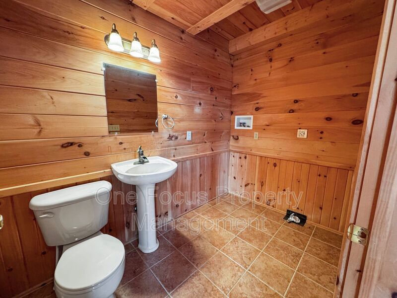 Magnificent 3BR/4.5BA Log Home! - 2 pets welcome/no weight limit! property image