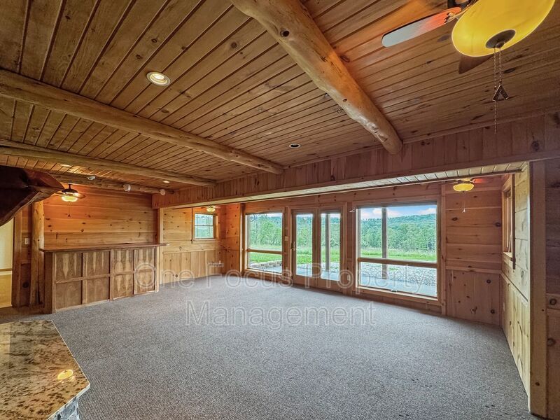 Magnificent 3BR/4.5BA Log Home! - 2 pets welcome/no weight limit! property image