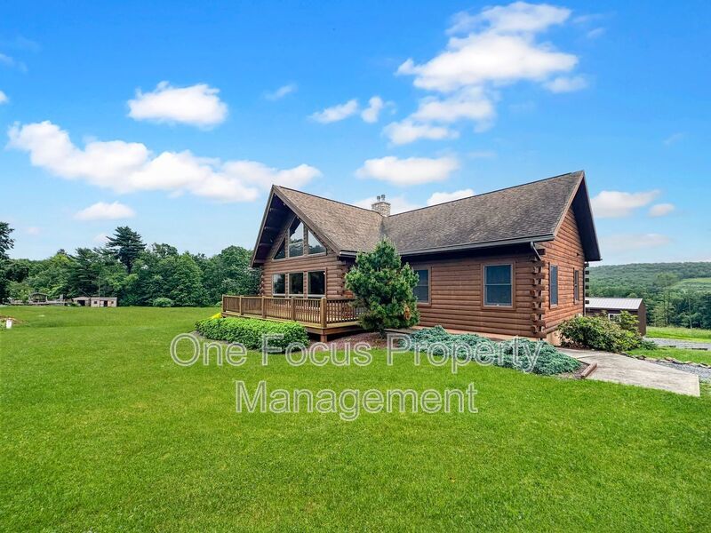 Magnificent 3BR/4.5BA Log Home! - 2 pets welcome/no weight limit! property image