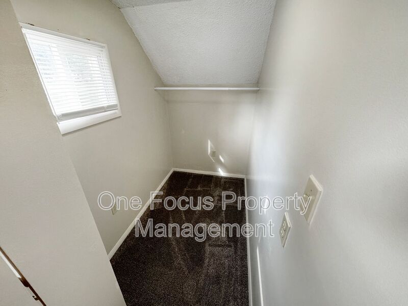 Available for Tours after 7.1! Cozy Studio - 1 Pet Under 25 lbs. Welcome! property image