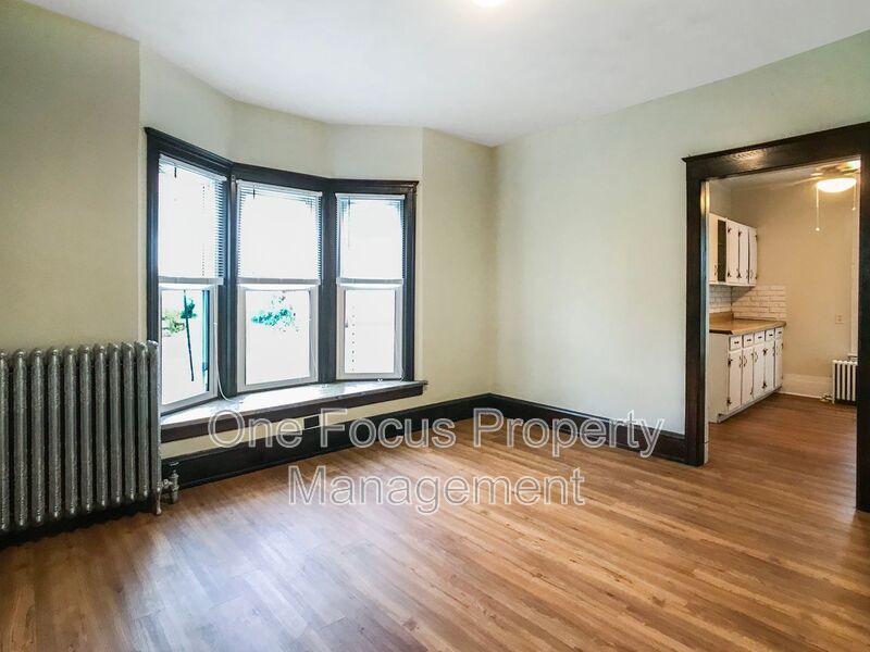 Spacious 3BR/1BA Duplex Home - 2 Pets under 40 lbs. Welcome! property image