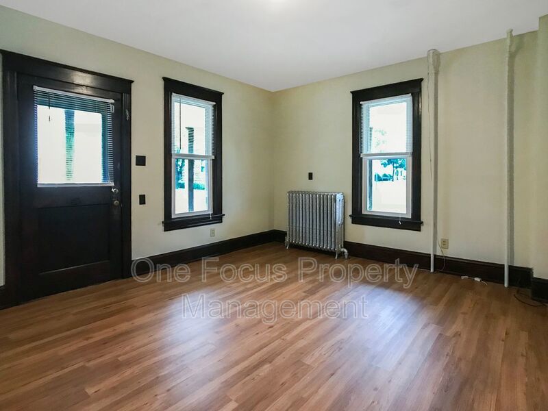 Spacious 3BR/1BA Duplex Home - 2 Pets under 40 lbs. Welcome! property image