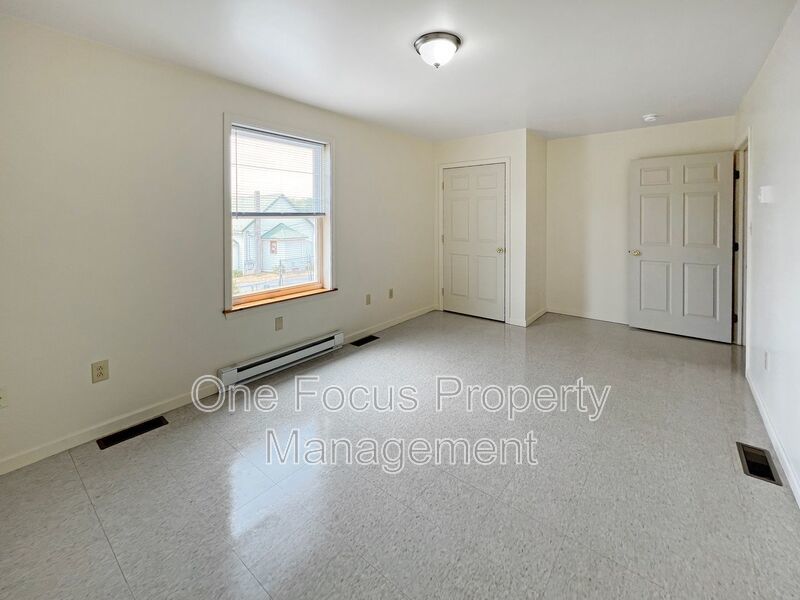 Spacious 4BR/2.5BA - Up to 2 pets under 50 lbs. welcome! property image