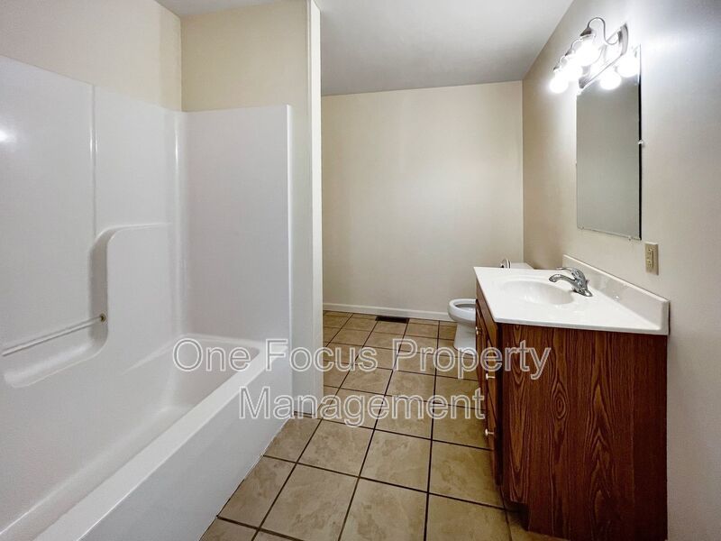 Spacious 4BR/2.5BA - Up to 2 pets under 50 lbs. welcome! property image