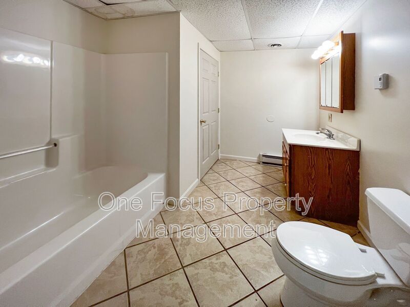 Spacious 4BR/2.5BA - Up to 2 pets under 50 lbs. welcome! property image