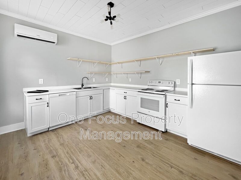 Lovely, and Spacious Second Floor - 3BR/2BA - Up to 2 Pets Welcome Under 40 lbs. property image