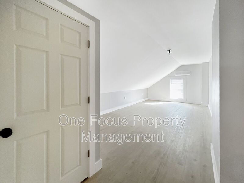 Lovely, and Spacious Second Floor - 3BR/2BA - Up to 2 Pets Welcome Under 40 lbs. property image