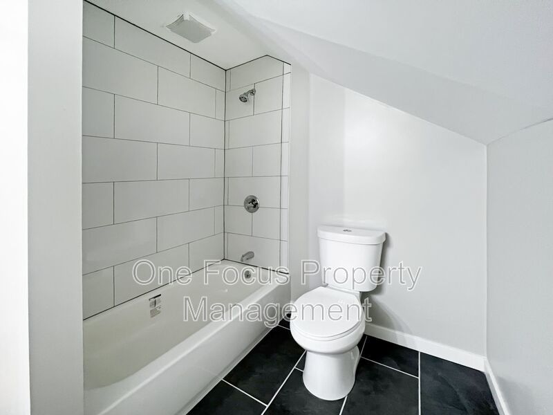 Lovely, and Spacious Second Floor - 3BR/2BA - Up to 2 Pets Welcome Under 40 lbs. property image