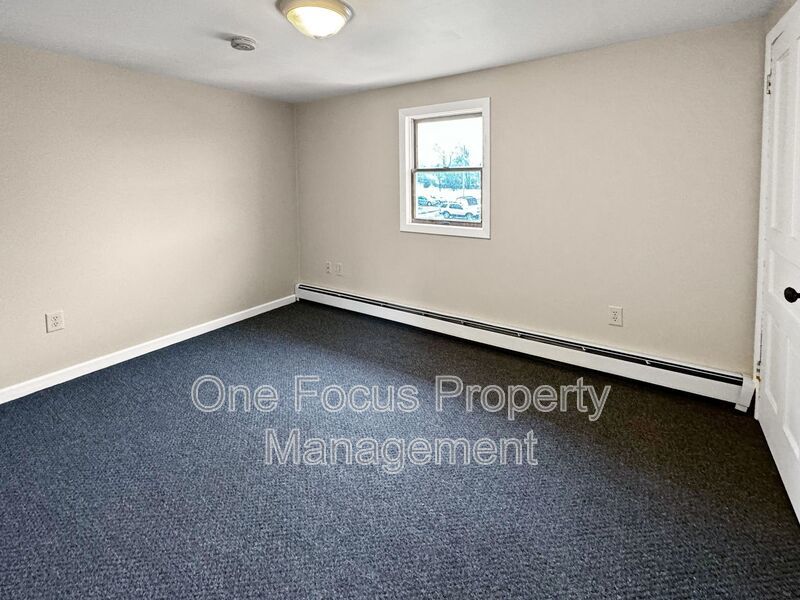 Lovely 3BR/1.5BA Single Family Home - Up to 2 Pets Under 40 lbs. Welcome! property image