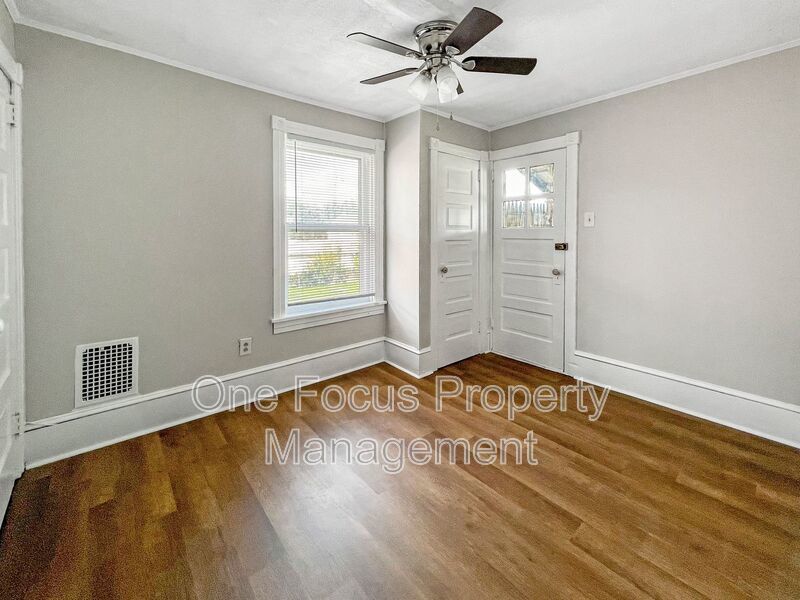 Stunning and Updated 3BR/1BA Duplex - Up to 2 pets welcome under 50#! property image