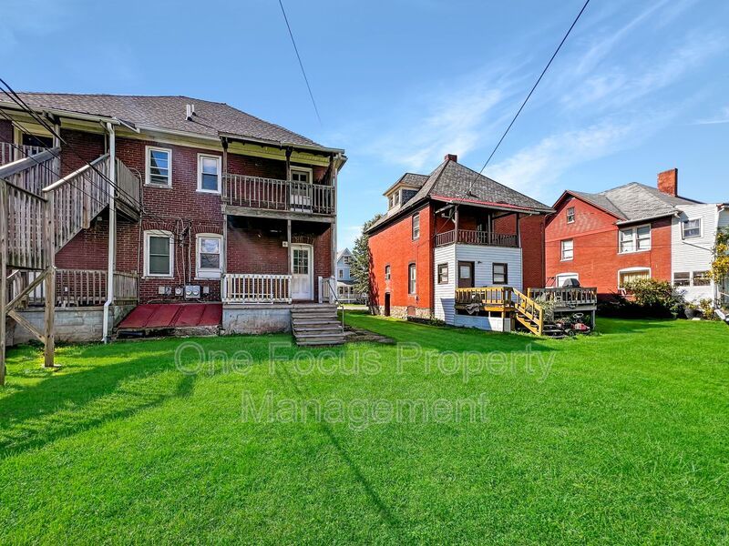 Stunning and Updated 3BR/1BA Duplex - Up to 2 pets welcome under 50#! property image