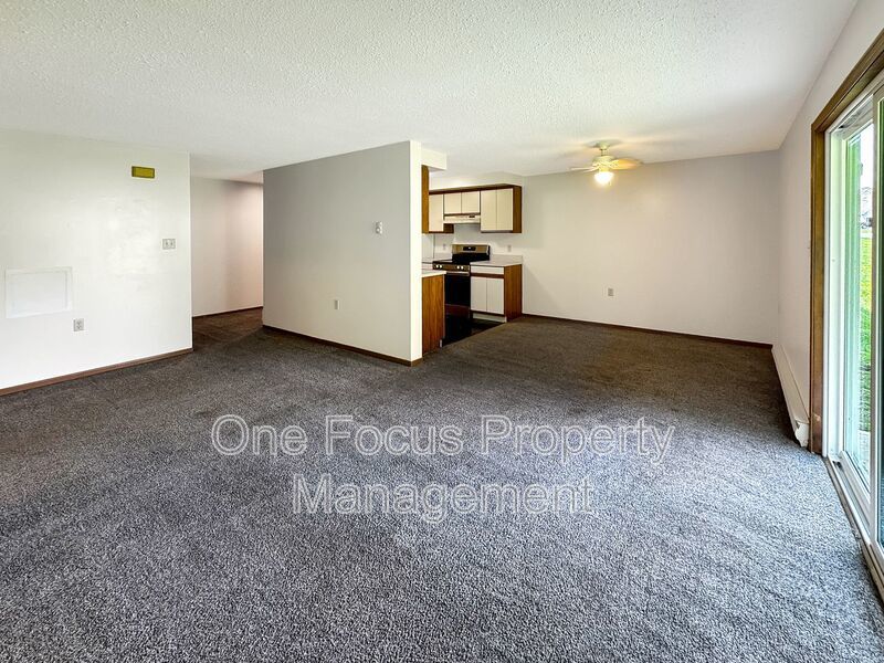 First Floor 2BR/1BA - 1 pet under 40# welcome! property image
