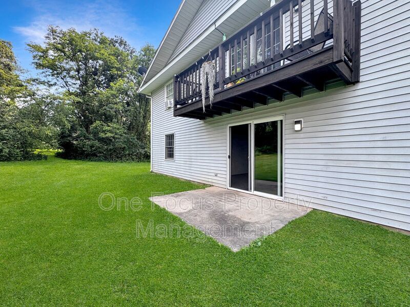 First Floor 2BR/1BA - 1 pet under 40# welcome! property image